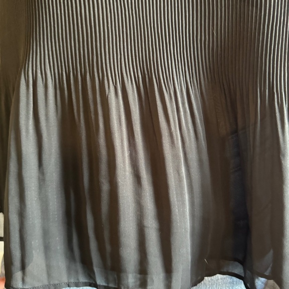 Abercrombie & Fitch Black Flowy Blouse - Picture 2 of 8